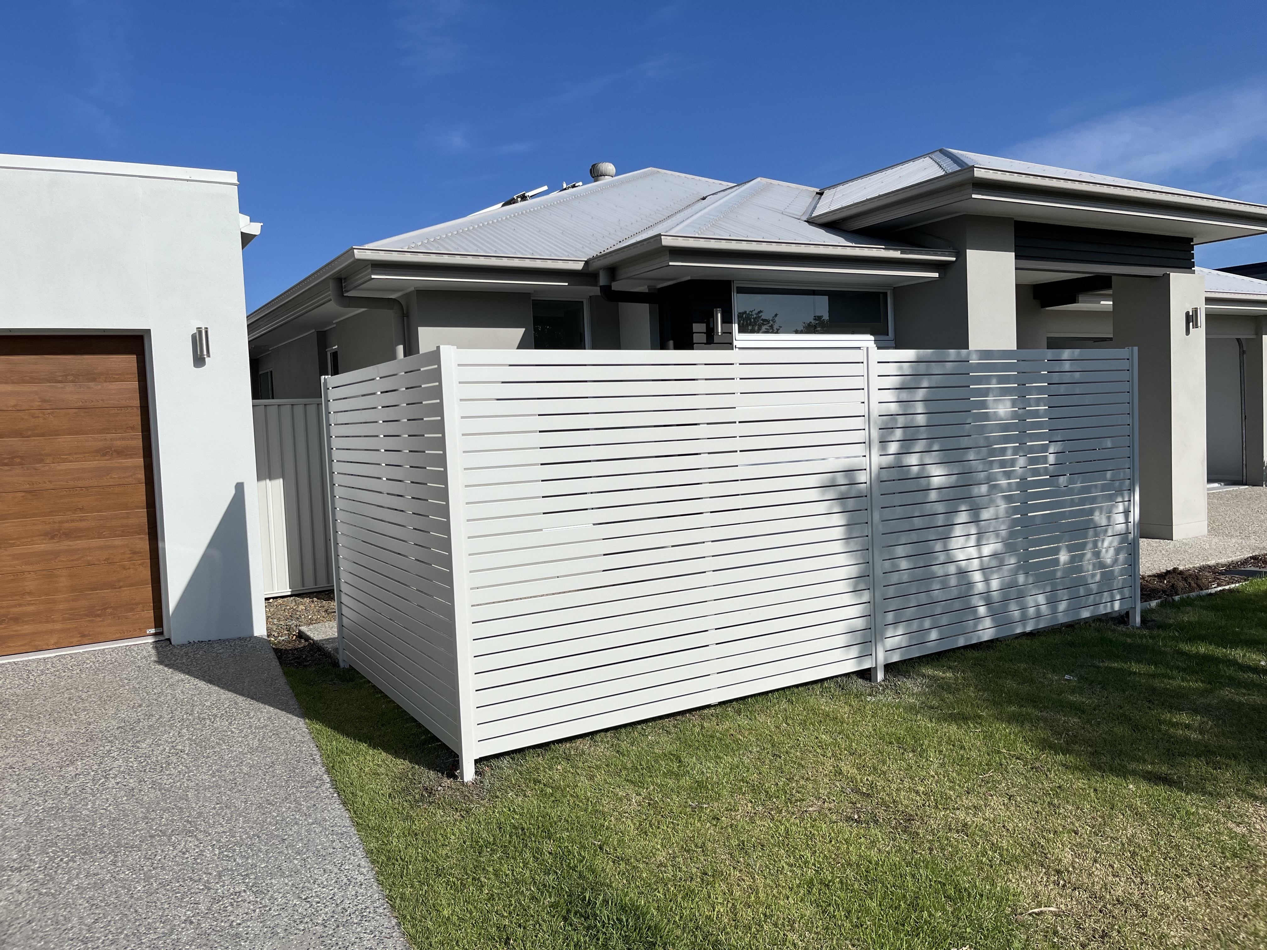 Aluminium slat privacy screen